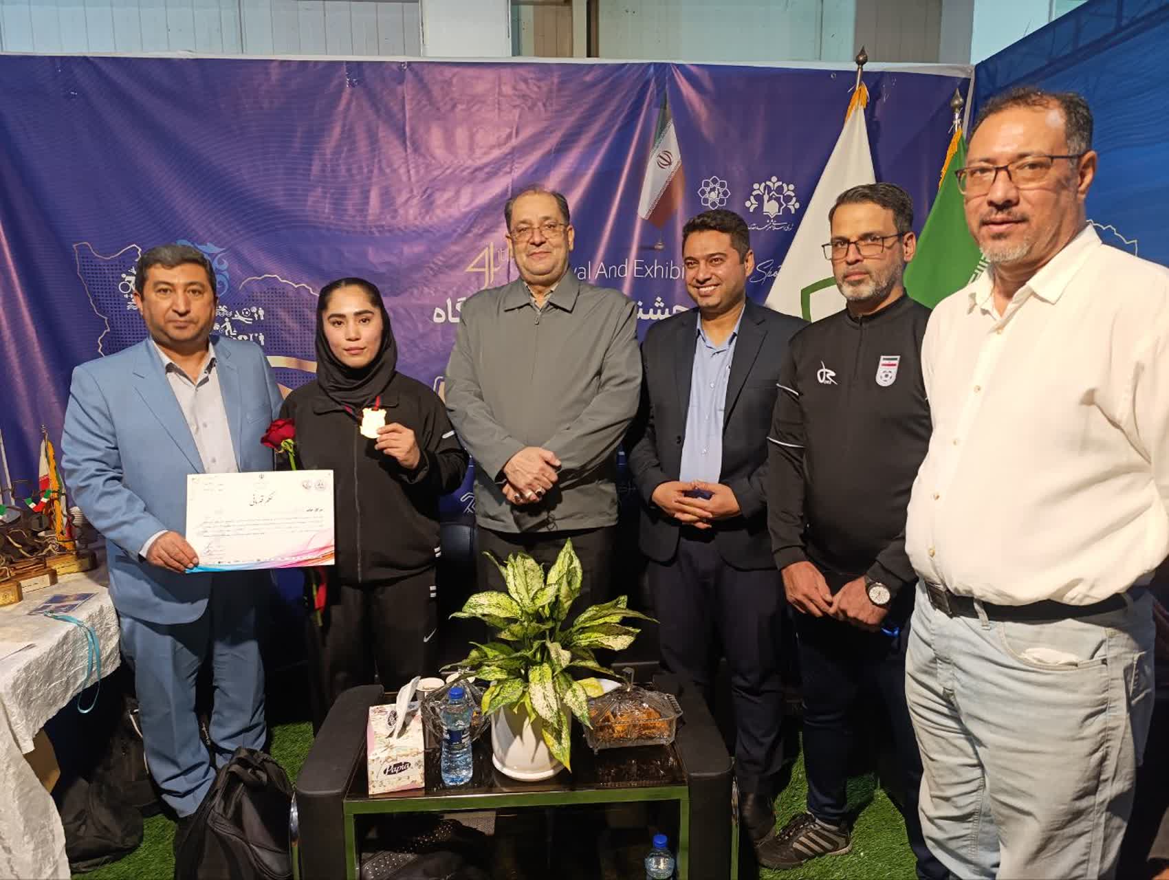 هانیه درخشان اول شد